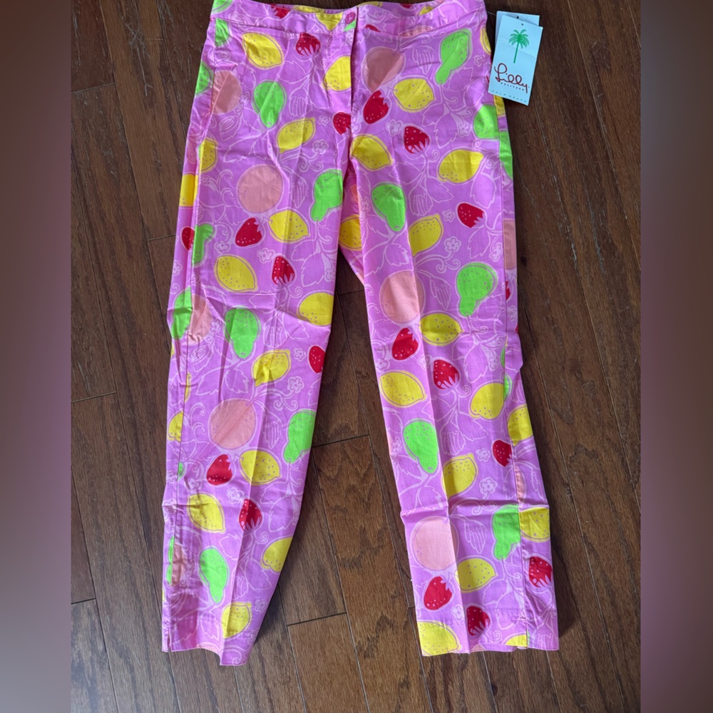 New women’s Lilly Pulitzer Pink Fruit Print Capris size 2